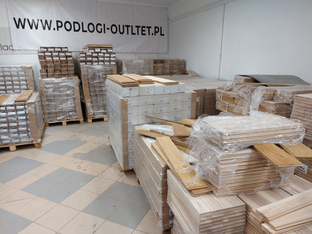 Końc&oacute;wki serii i outlet parkiet&oacute;w &ndash; gdzie kupić tanie podłogi w Warszawie
